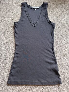 Crown Jewel Small Charcoal Gray V-Neck Ribbed Tank Top